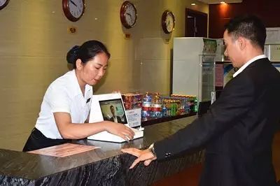 鄭州華筵商務(wù)酒店崗位技能大賽圓滿落幕，人臉身份證識別實(shí)操成亮點(diǎn)